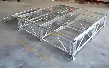 Palco de vidro para desfile de moda de TV interno com escadas de vidro transparente