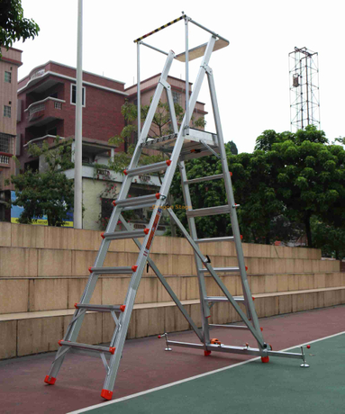 Playground Use escadas telescópicas duplas de alumínio