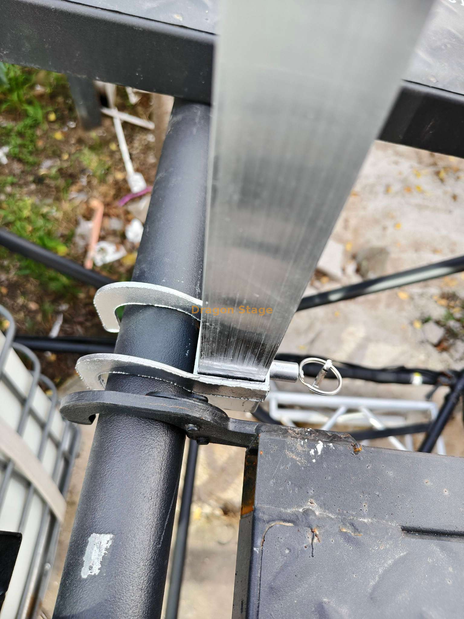 Suporte de suspens&atilde;o para display LED (1)