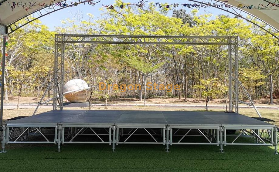 sistema port&aacute;til de palco para DJ em alum&iacute;nio