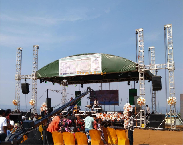 Sistema de treliça de palco de telhado curvo de alumínio resistente de 12x8x9m com asas de alto-falante