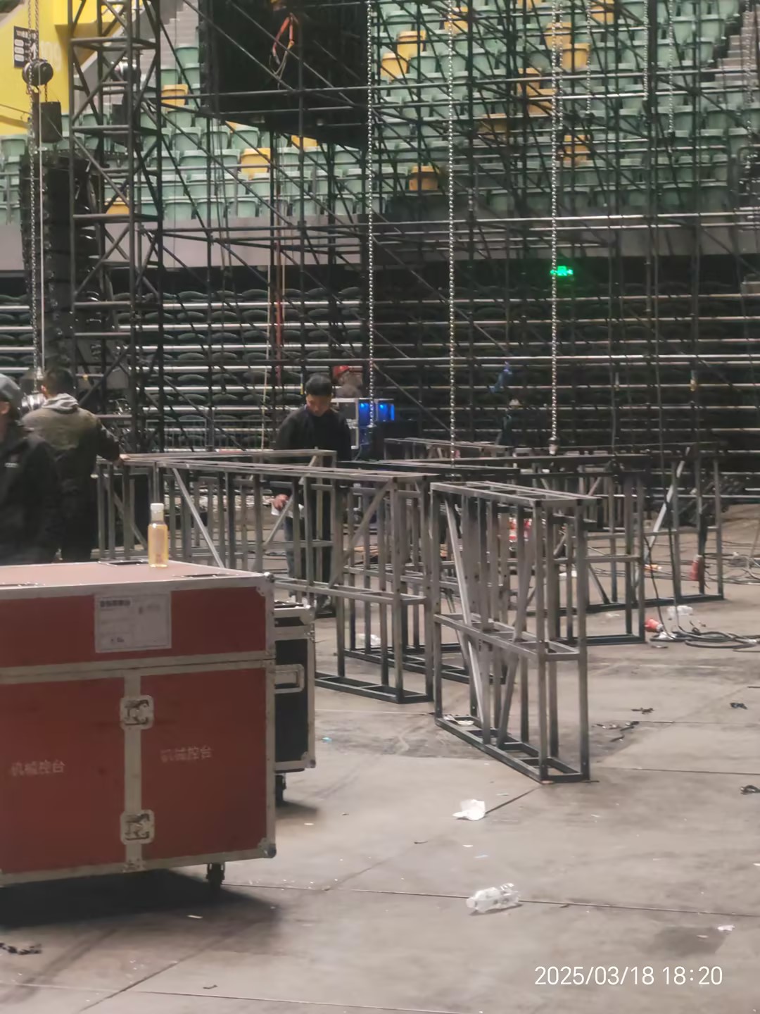 Instale os quadros de LED de elevação para o concerto interno