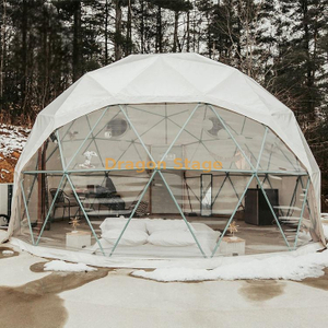 Tenda de eventos de acampamento de igloo de neve ao ar livre com porta
