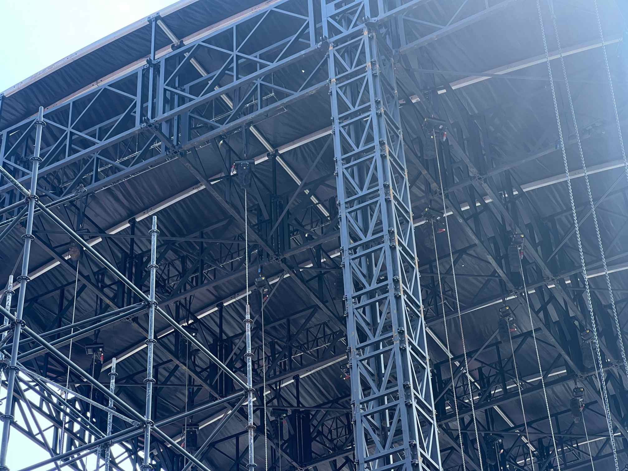 estrutura de cobertura de palco de concerto.jpg