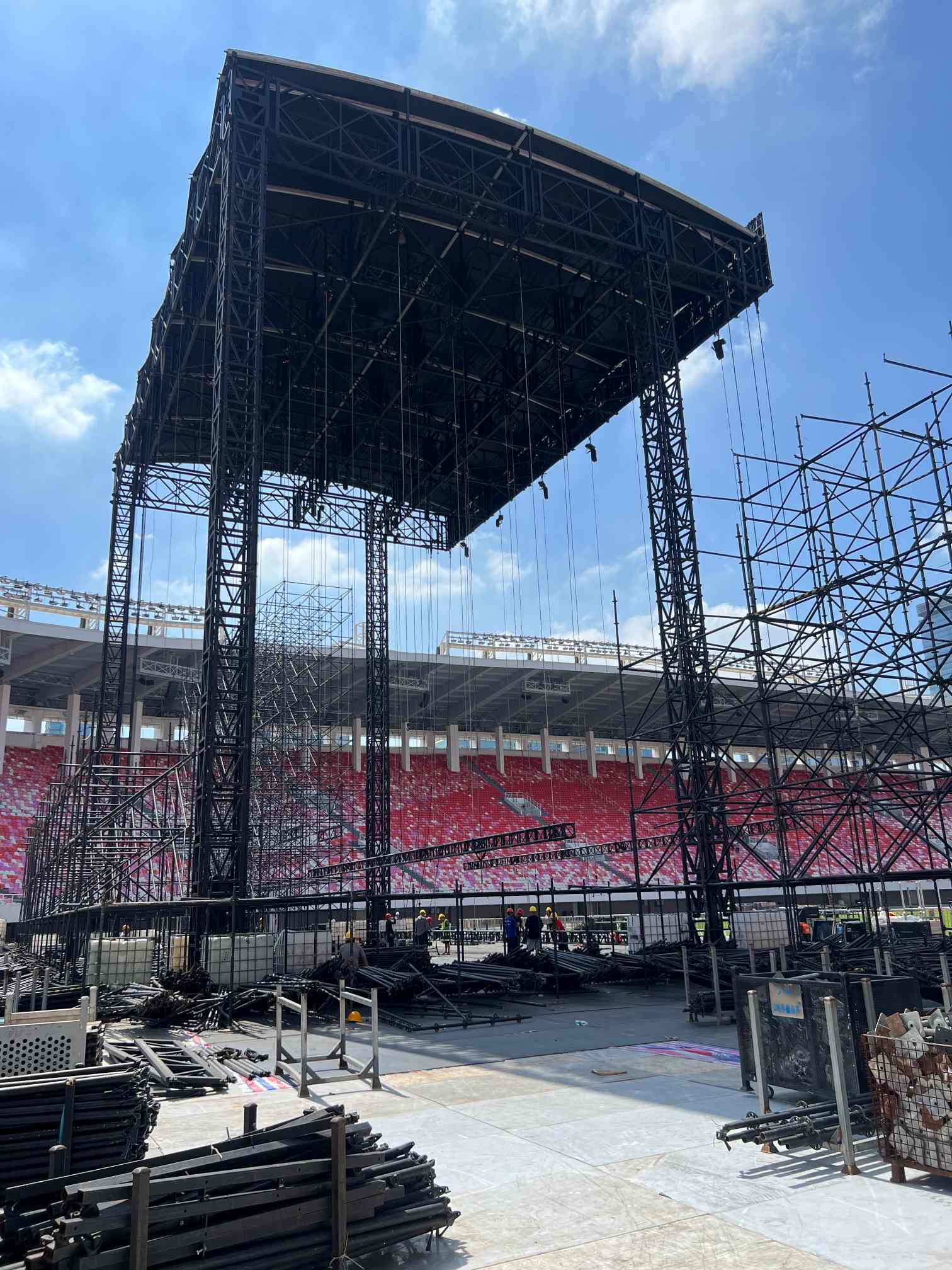 constru&ccedil;&atilde;o do palco principal.jpg