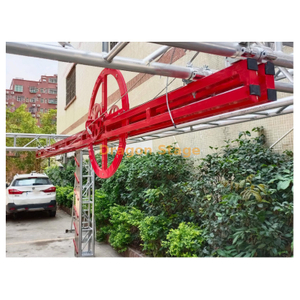 Desafio ao ar livre Roller de obstáculos vermelho