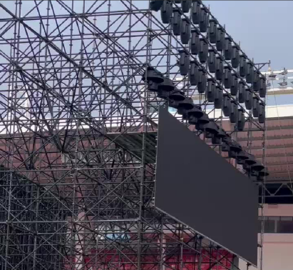 plataforma de c&acirc;mera e prompt led em FOH.png