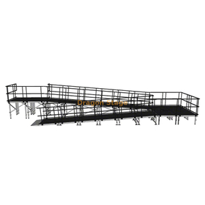 Rampa modular de alumínio para palco em switchback de 12,25x3,24m com pouso e guarda-corpos duplos