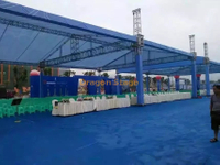 Palco de evento ao ar livre