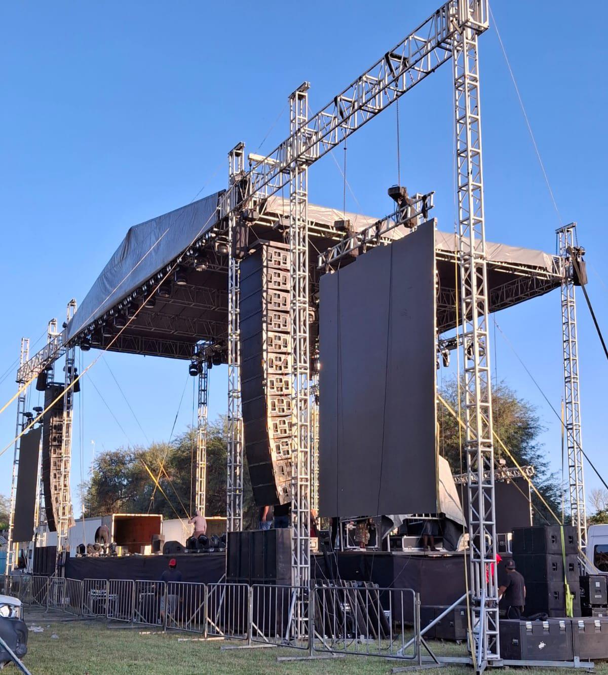 Sistema profissional de palco para telhado de concerto de 21m &times; 20m.jpg