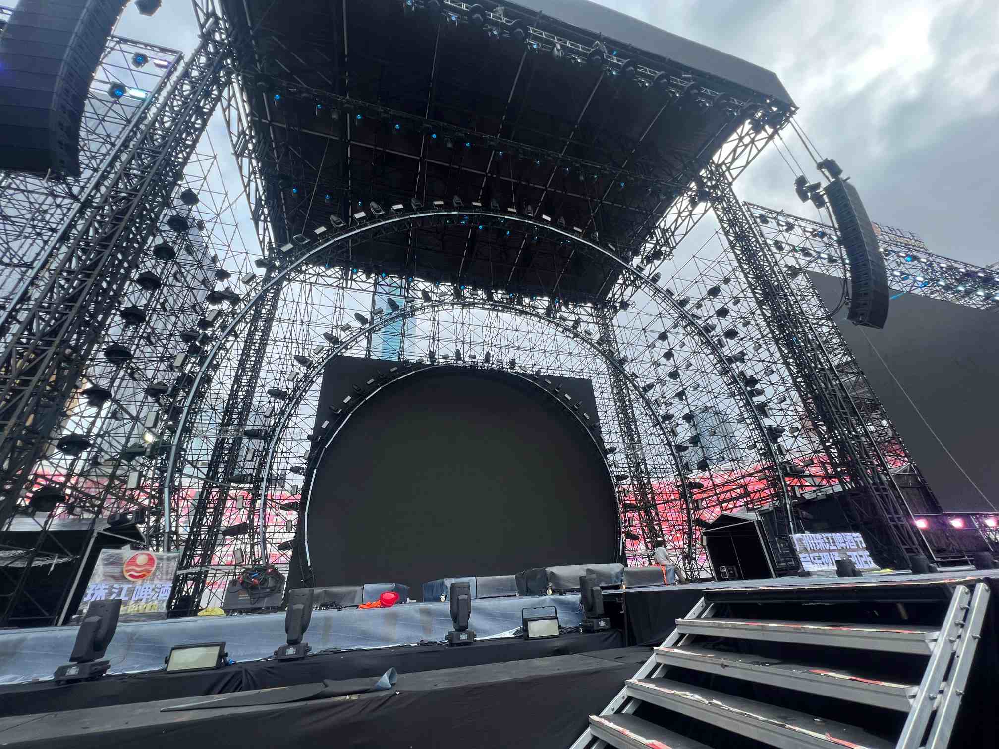 design do palco principal para concerto (1).jpg