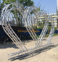 Treliça de alumínio para evento de fundo de treliça curvada com arco personalizado de coração criativo