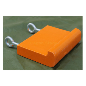 Ninja girando martelo extremamente vertical 90 graus